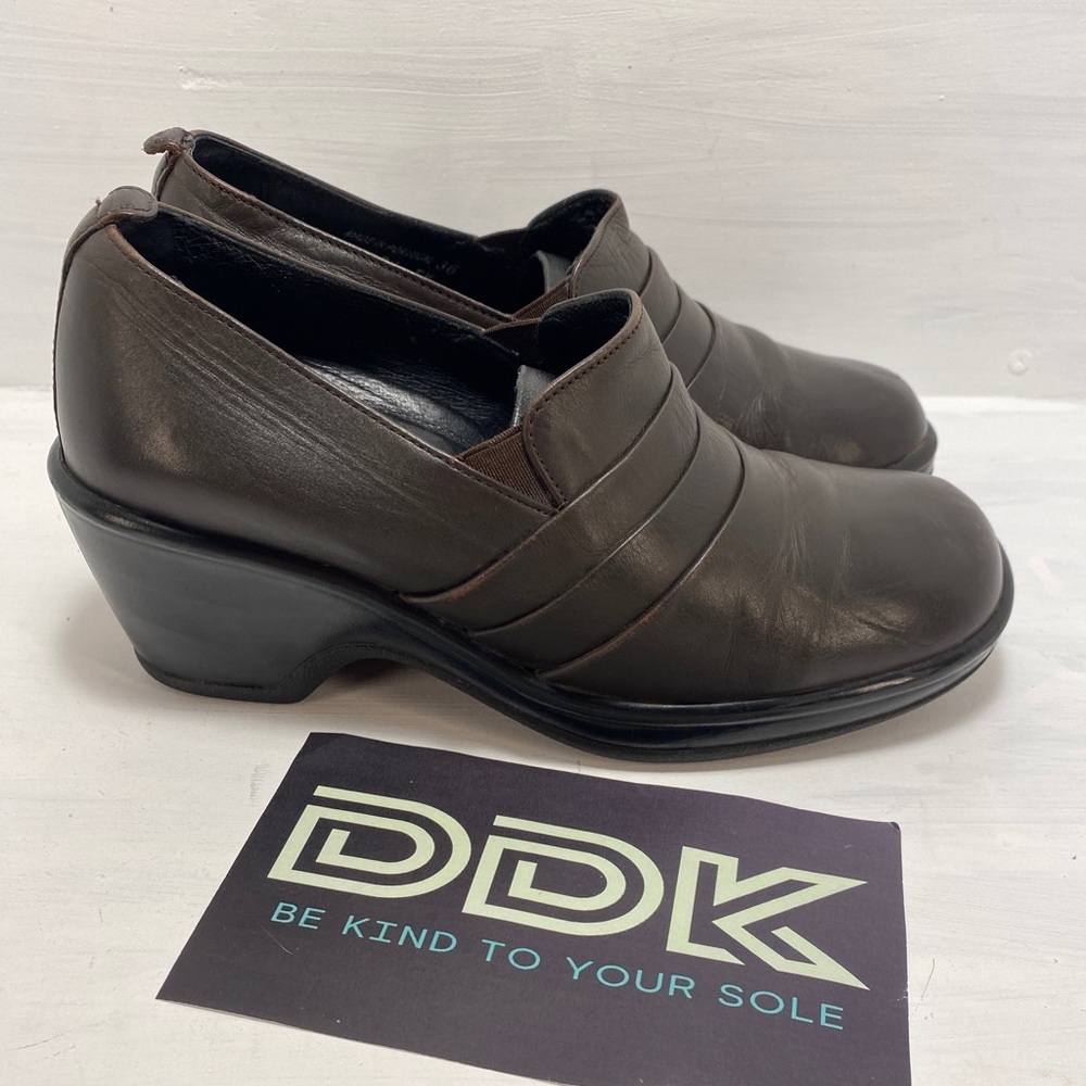 Dansko 36 5.5 Brown Leather Slip On Clogs Shoes